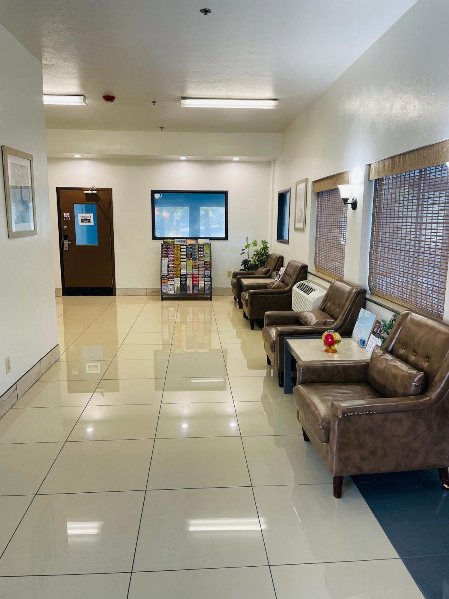 Super 8 By Wyndham Lacey Olympia Area Zewnętrze zdjęcie